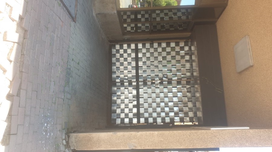 To Let 1 Bedroom Property for Rent in Bloemfontein Free State